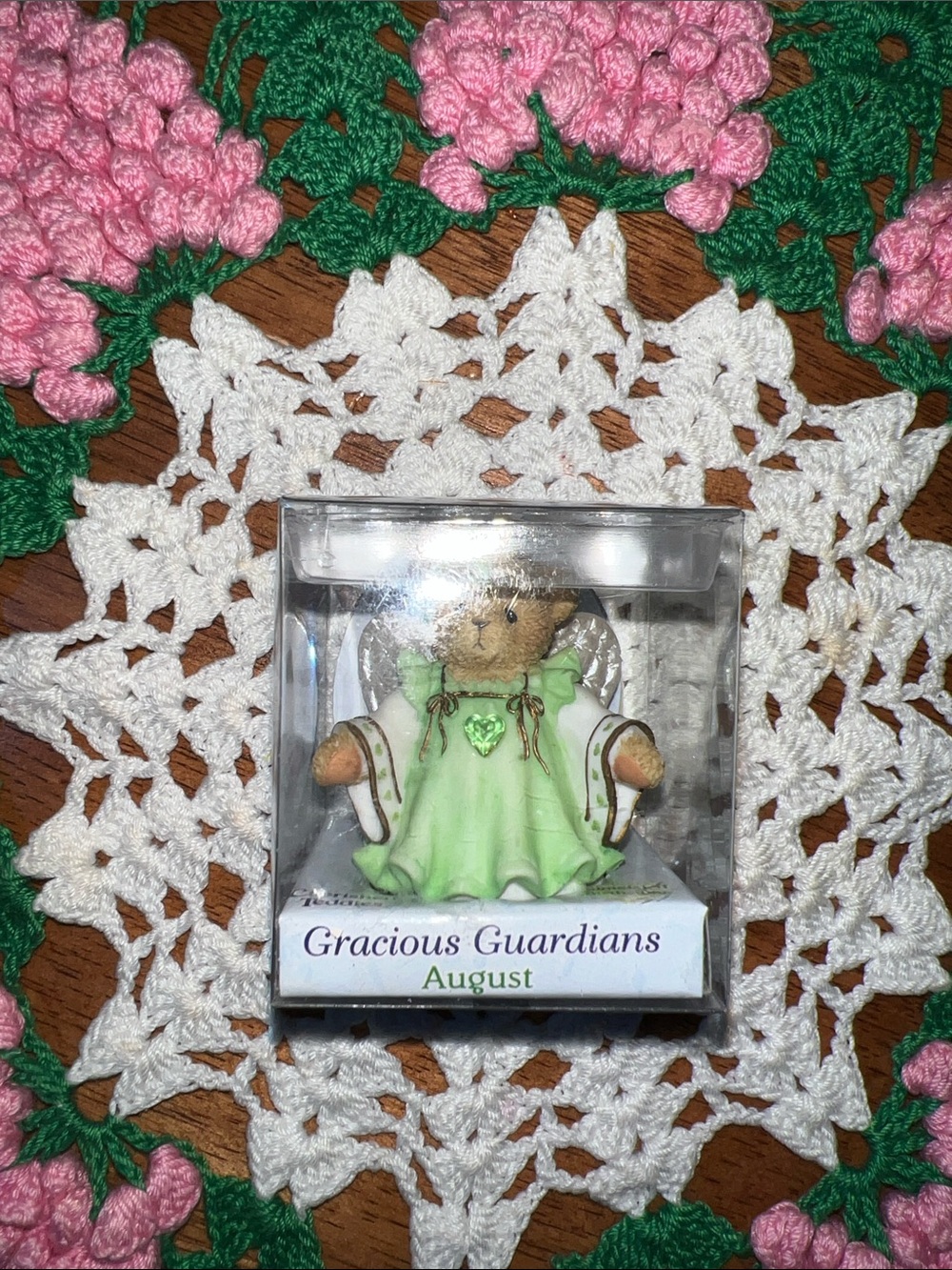 Gracious Guardians August Angel Bear Figurine - peridot - Picture 6 of 8